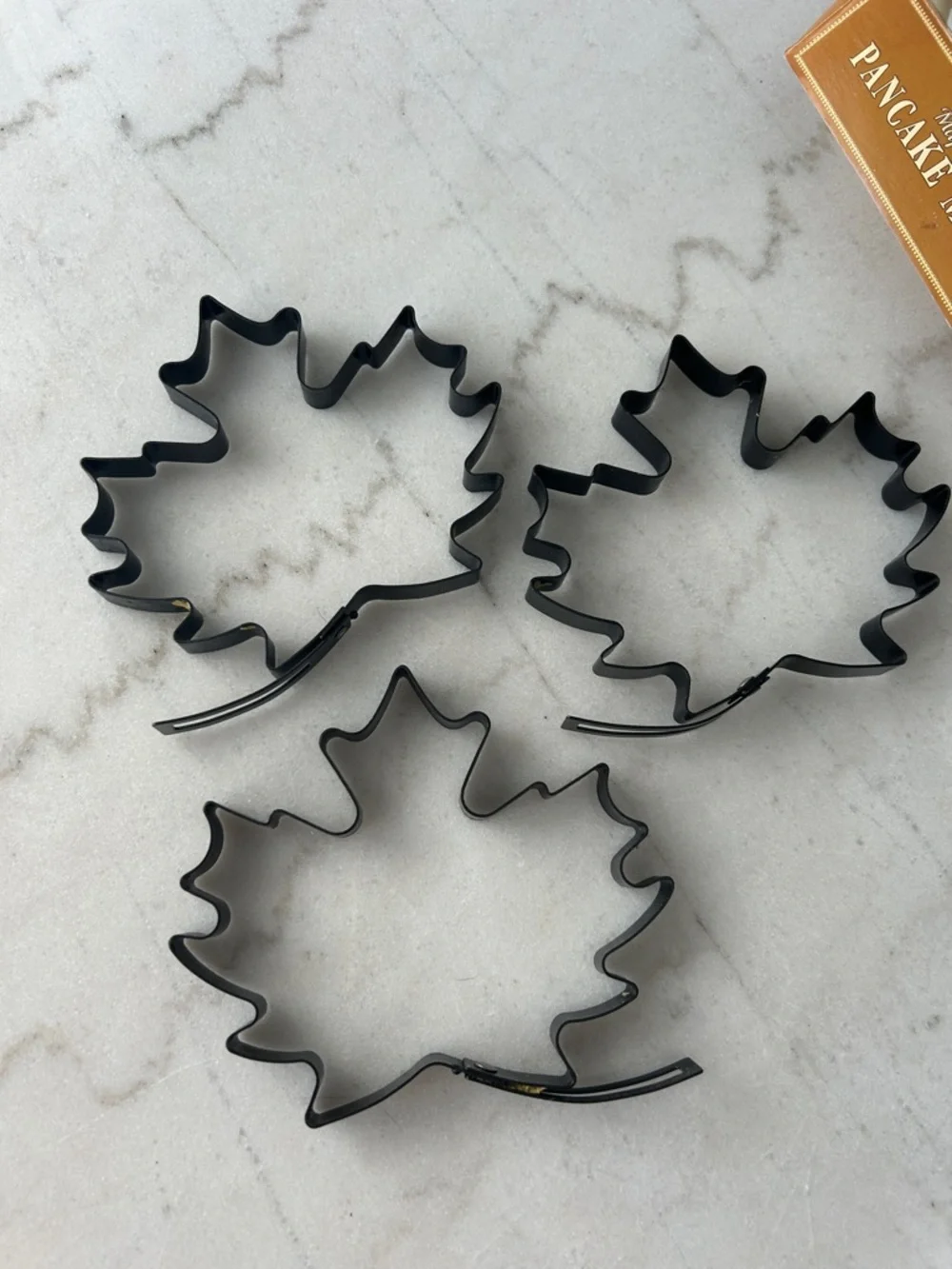 Williams Sonoma Maple Leaf Pancake Molds - Brown and Cream